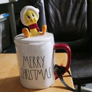 Rae Dunn Merry Christmas Mug with Tweety Topper. NEW